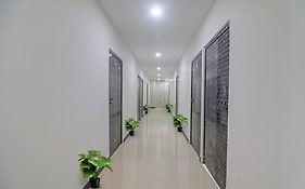 Oyo 93463 Alwal Residency